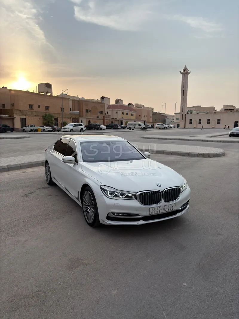 2016 بي ام دبليو الفئة السابعة 750 إل أي