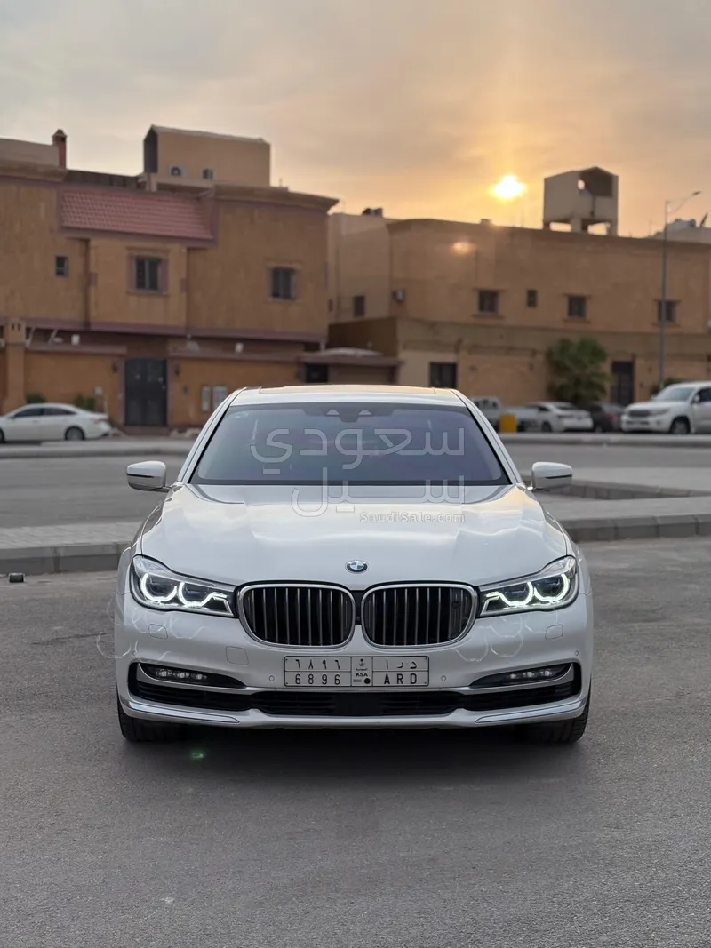 2016 بي ام دبليو الفئة السابعة 750 إل أي