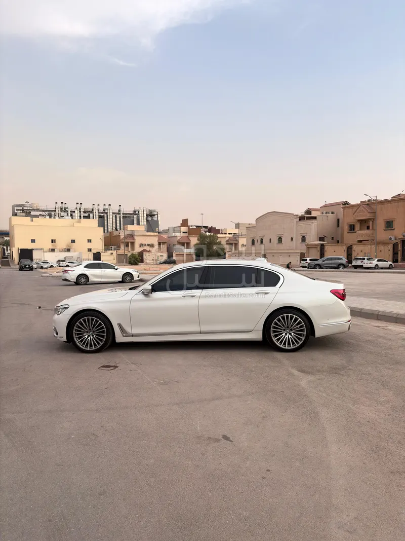 2016 بي ام دبليو الفئة السابعة 750 إل أي