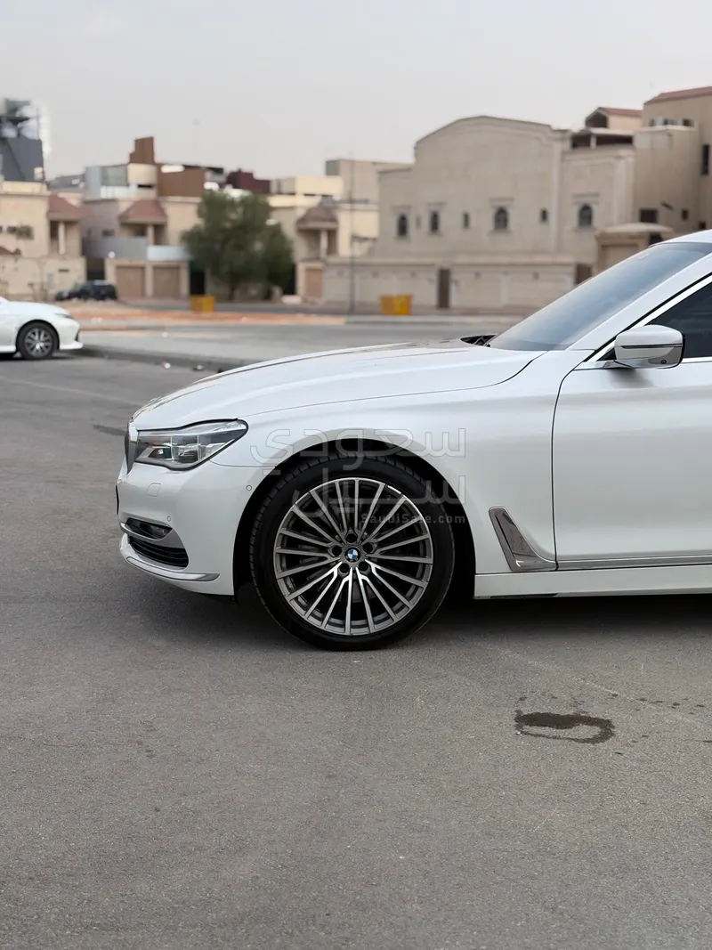 2016 بي ام دبليو الفئة السابعة 750 إل أي