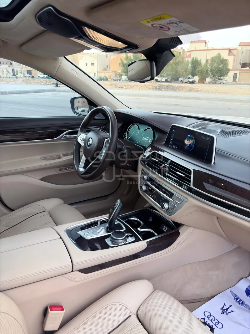 2016 بي ام دبليو الفئة السابعة 750 إل أي