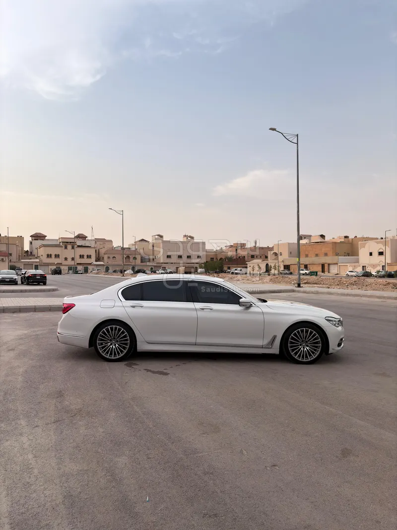 2016 بي ام دبليو الفئة السابعة 750 إل أي