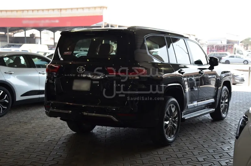 2023 Toyota Land Cruiser GXR