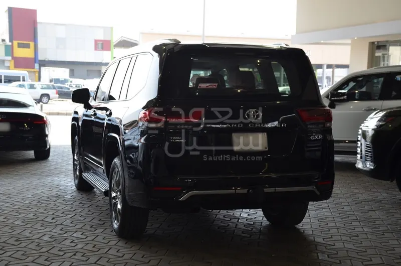 2023 Toyota Land Cruiser GXR
