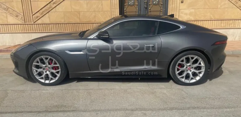 2018 جاكوار اف-تايب بي 300
