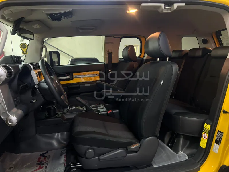 2022 Toyota FJ Cruiser 2