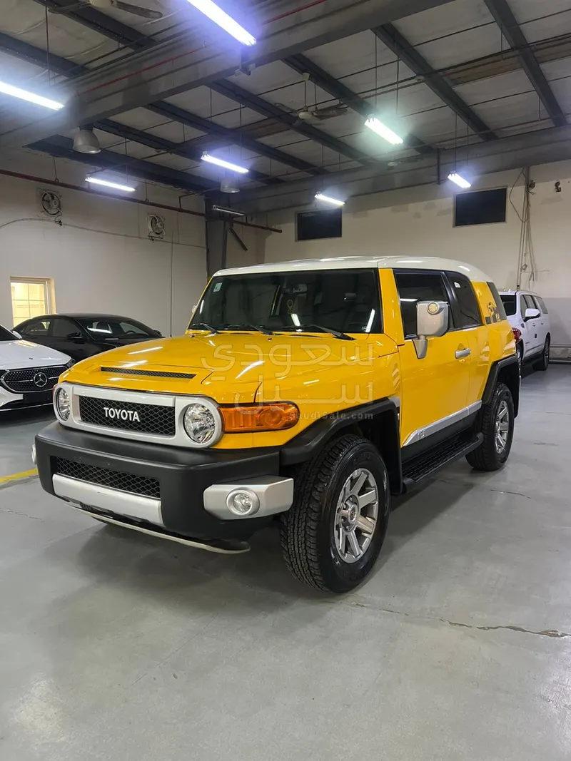 2022 Toyota FJ Cruiser 2