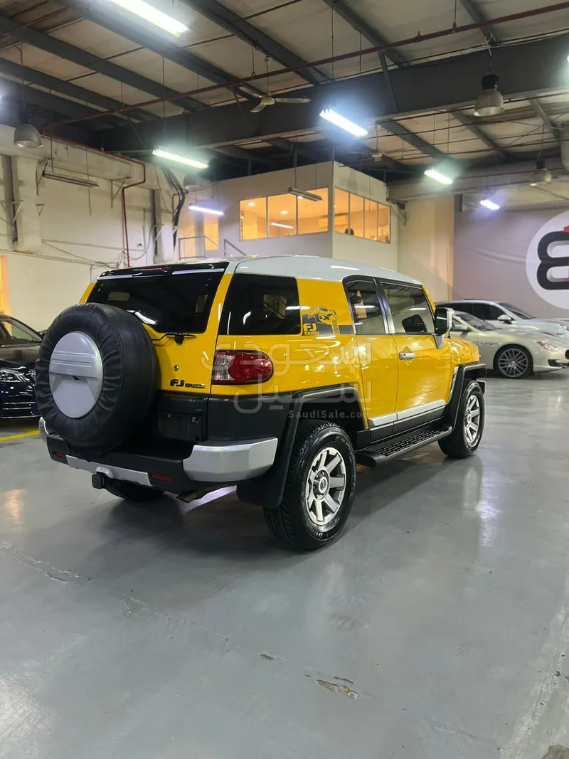 2022 Toyota FJ Cruiser 2