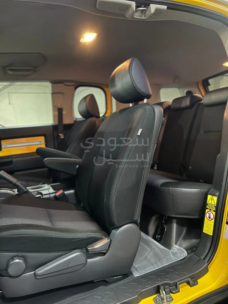 2022 Toyota FJ Cruiser 2