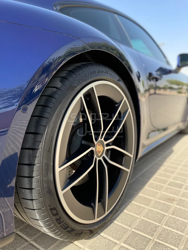 2025 Porsche 911 Carrera