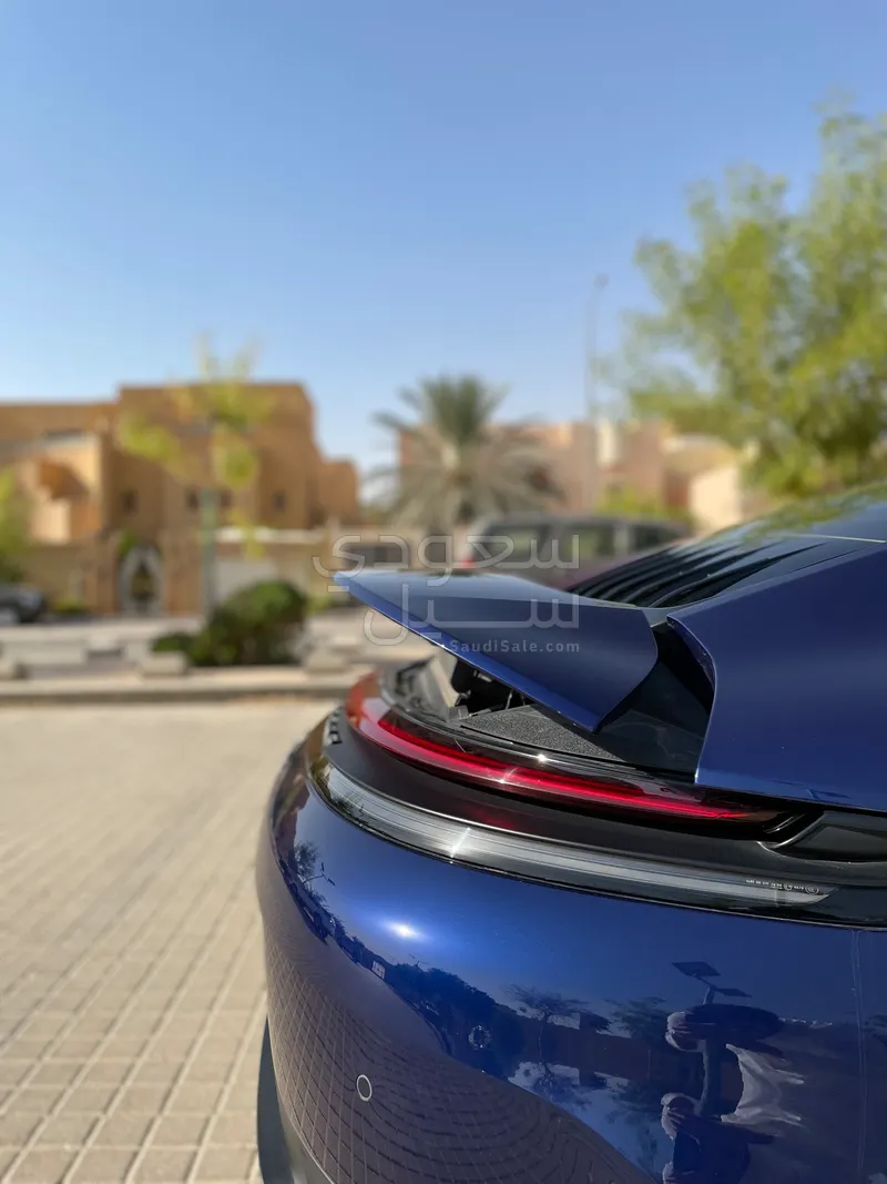 2025 Porsche 911 Carrera