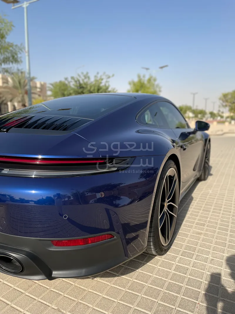2025 Porsche 911 Carrera