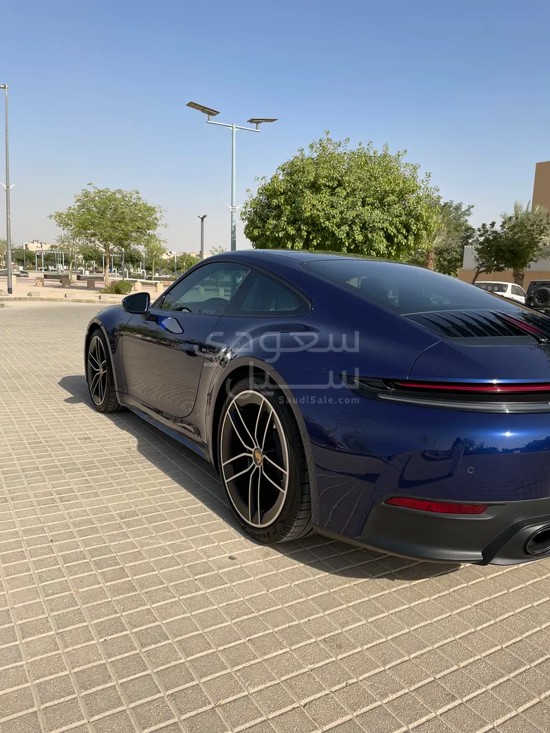 2025 Porsche 911 Carrera