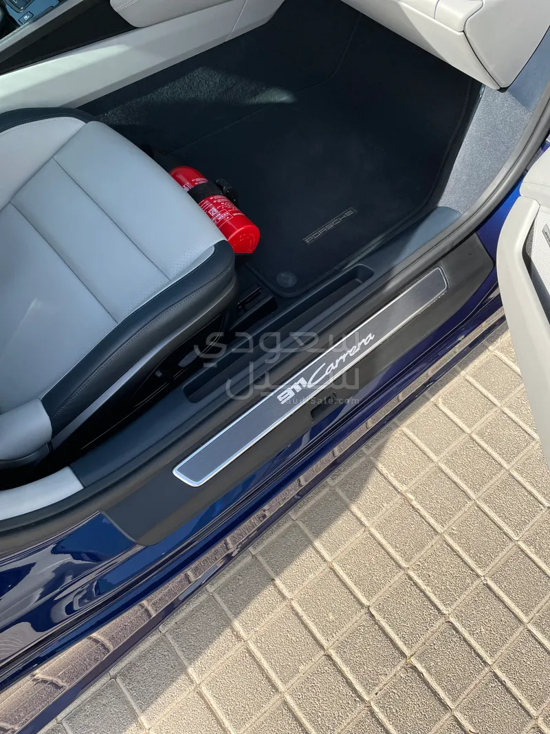 2025 Porsche 911 Carrera