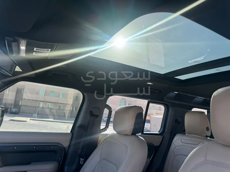 2022 لاند روفر ديفيندر اتش اس اي