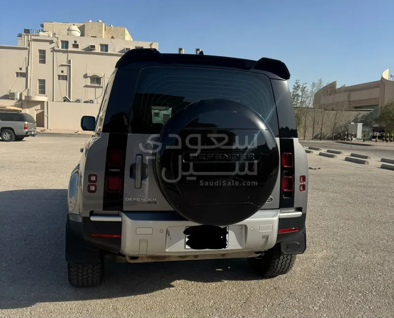 2022 لاند روفر ديفيندر اتش اس اي