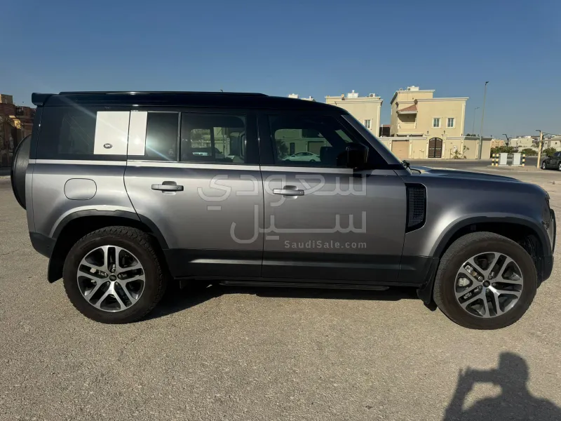 2022 لاند روفر ديفيندر اتش اس اي