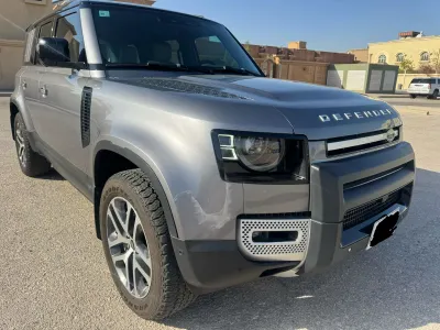 2022 لاند روفر ديفيندر اتش اس اي