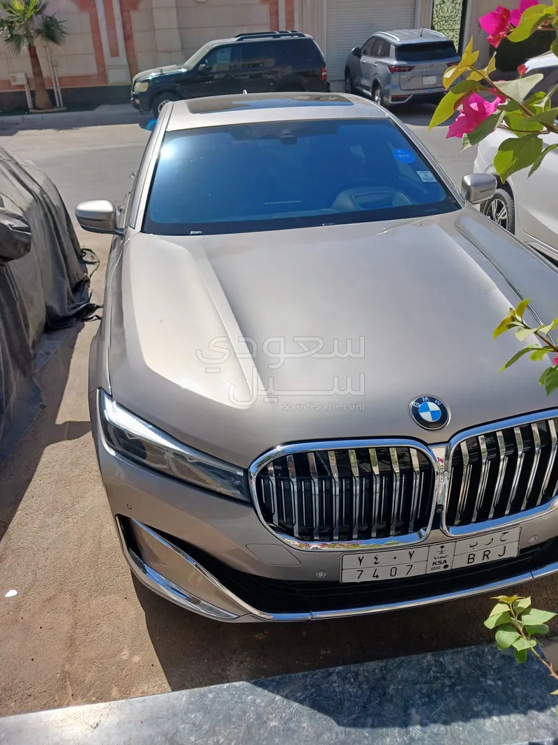 2022 بي ام دبليو الفئة السابعة 740 إل أي