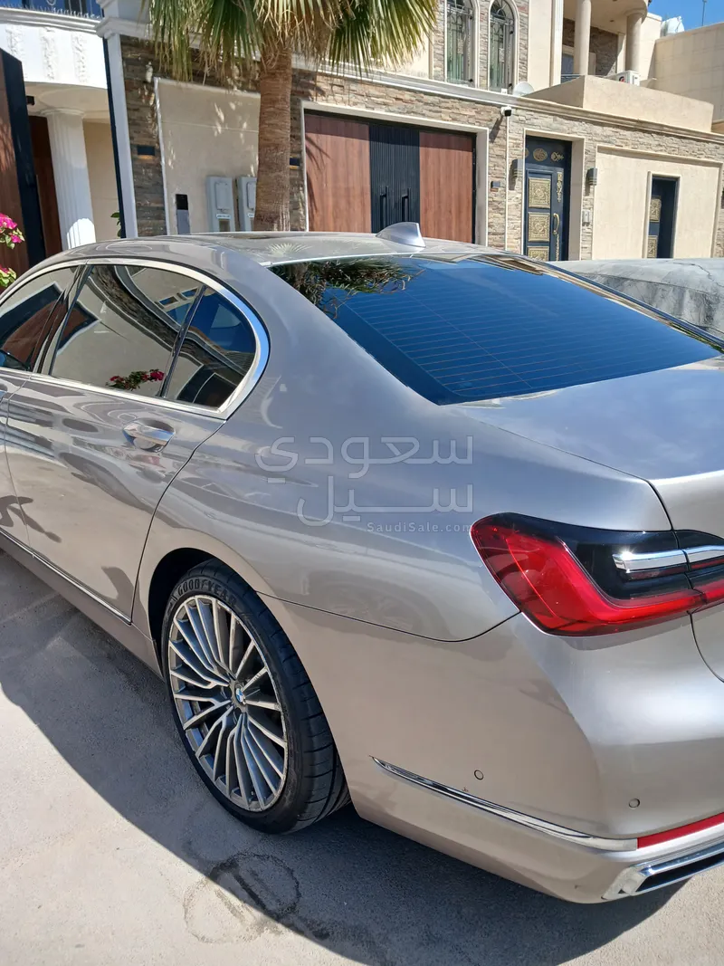 2022 بي ام دبليو الفئة السابعة 740 إل أي