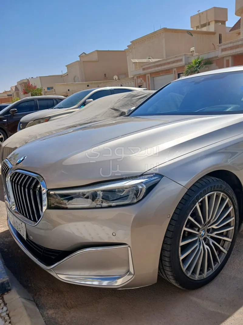 2022 بي ام دبليو الفئة السابعة 740 إل أي