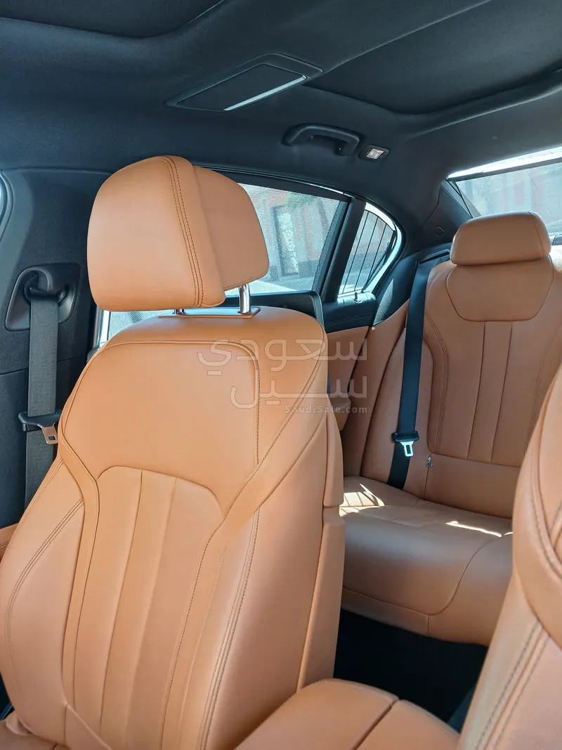 2022 بي ام دبليو الفئة السابعة 740 إل أي