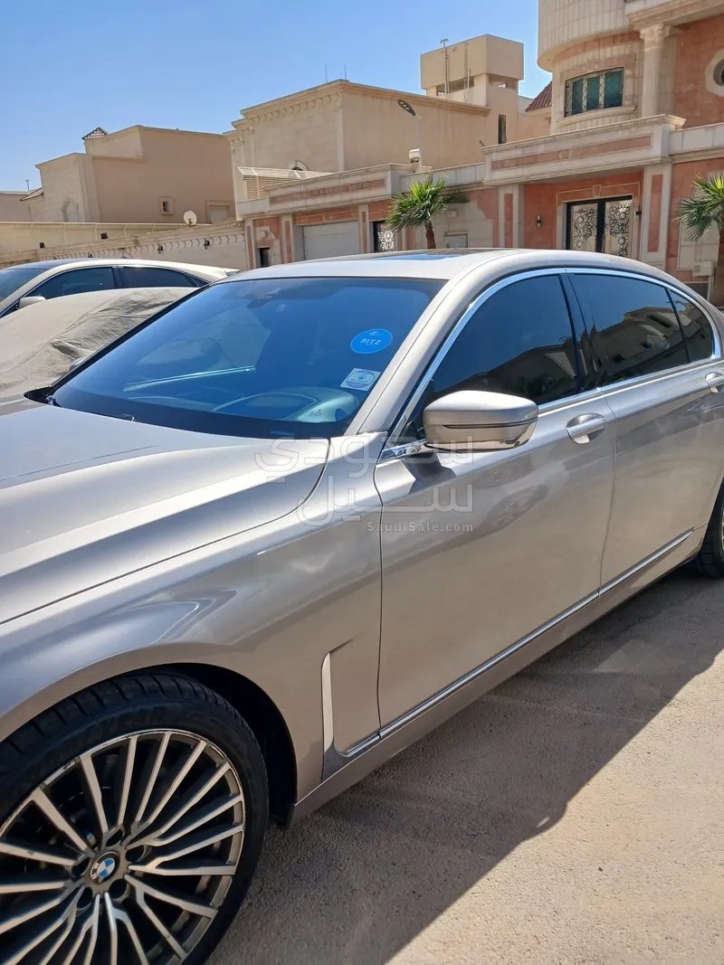 2022 بي ام دبليو الفئة السابعة 740 إل أي