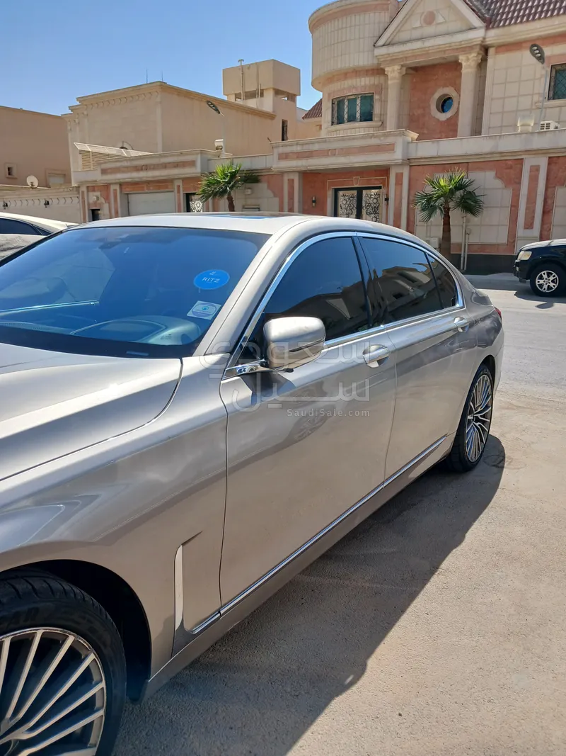 2022 بي ام دبليو الفئة السابعة 740 إل أي