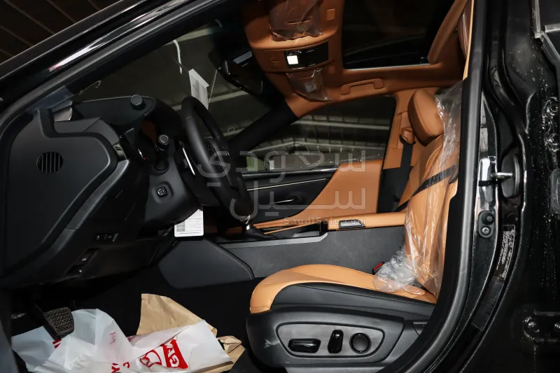 2025 Lexus ES 300H