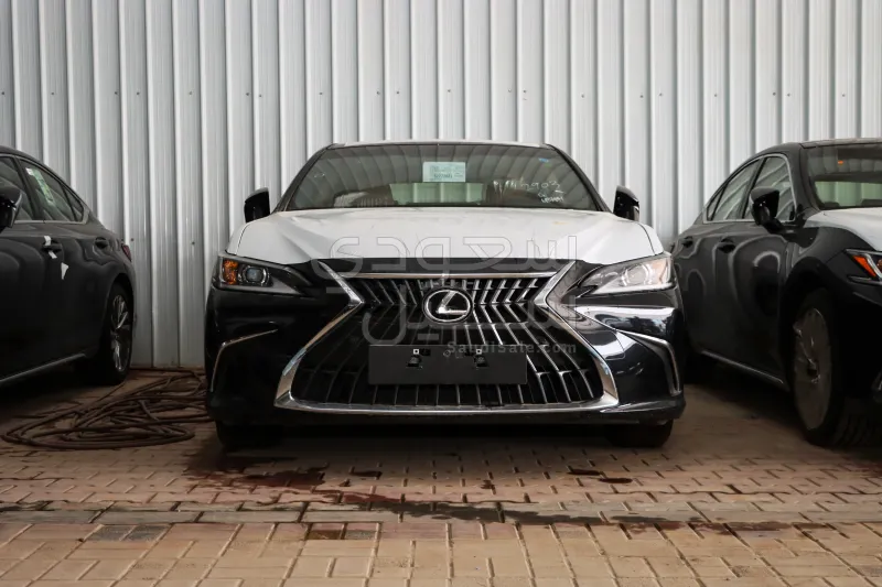 2025 Lexus ES 300H