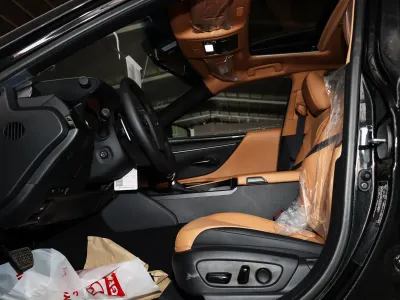 2025 Lexus ES 300H