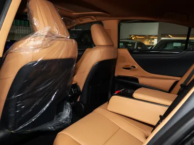 2025 Lexus ES 300H