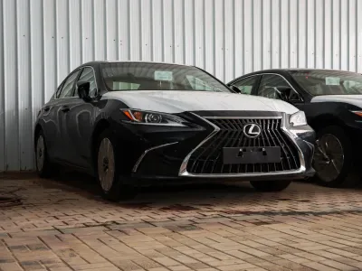 2025 Lexus ES 300H