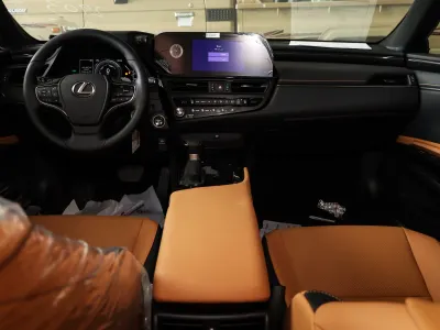 2025 Lexus ES 300H