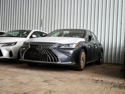 2025 Lexus ES 350