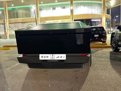 2024 تيسلا سايبر تراك