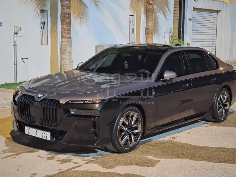 2023 بي ام دبليو الفئة السابعة 760 إل أي إم