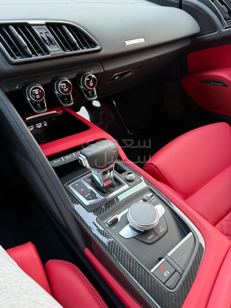 2023 اودي ار 8