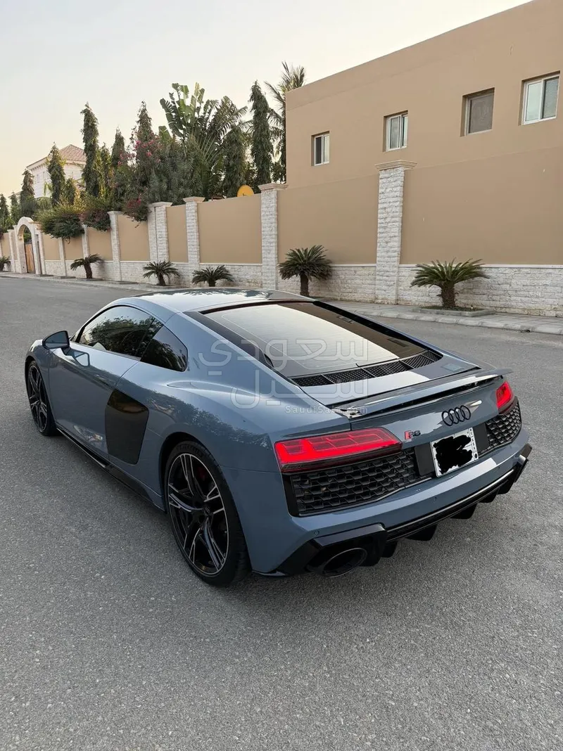 2023 اودي ار 8