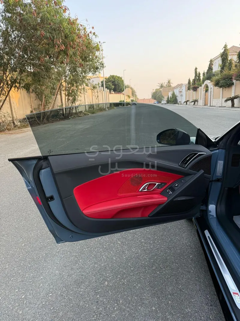 2023 اودي ار 8