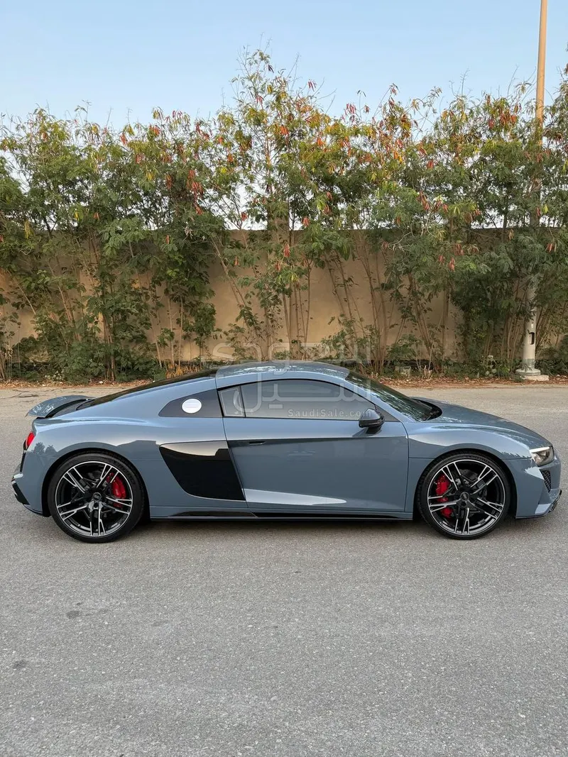 2023 اودي ار 8
