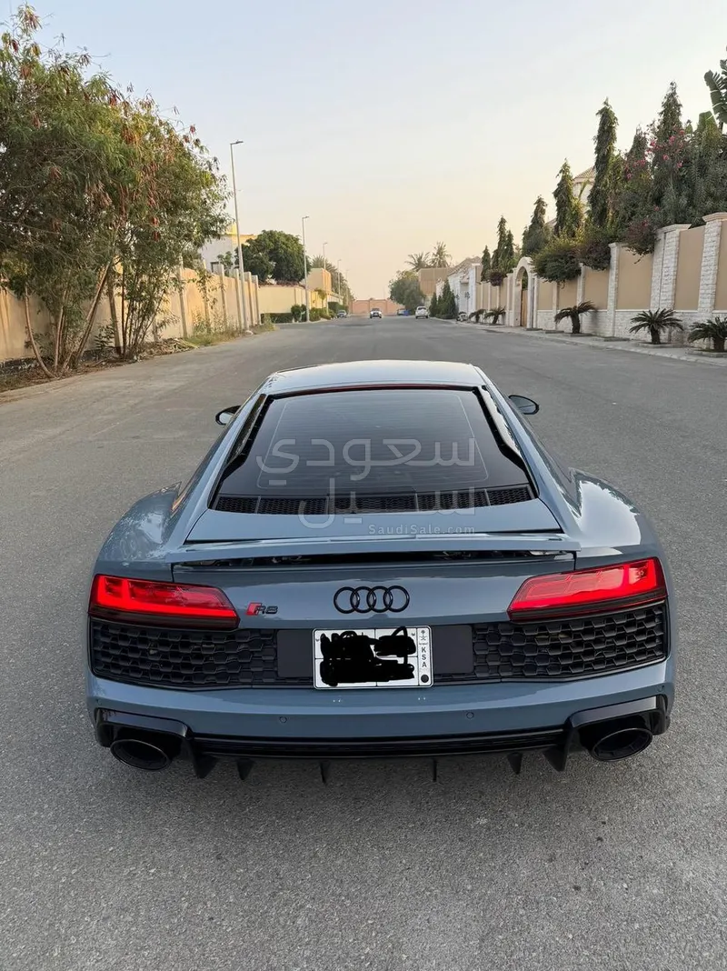 2023 اودي ار 8