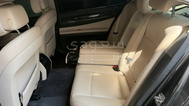 2010 BMW 7 Series 730Li