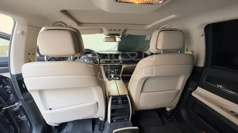 2010 BMW 7 Series 730Li
