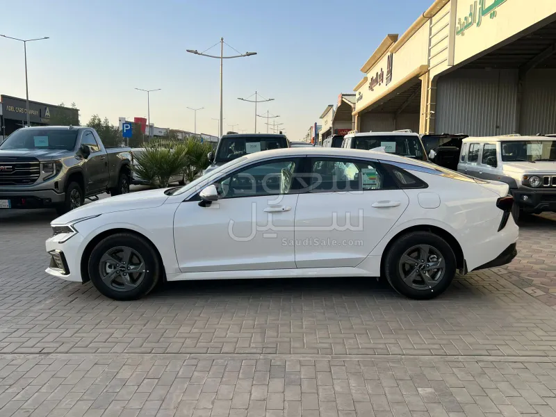 2025 كيا 5كي