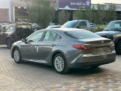 2025 تويوتا كامري