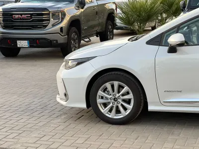 2025 تويوتا كورولا