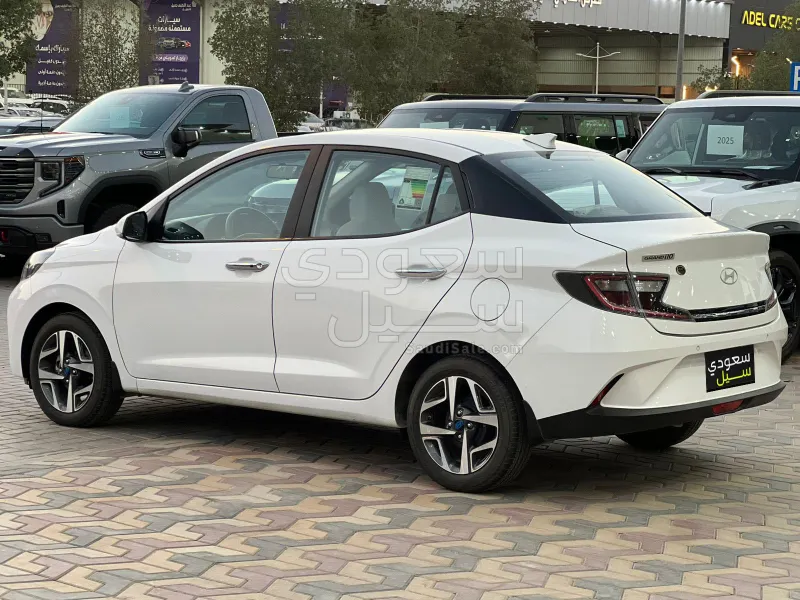 2024 هيونداي اي 10
