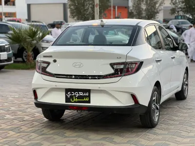 2024 هيونداي اي 10