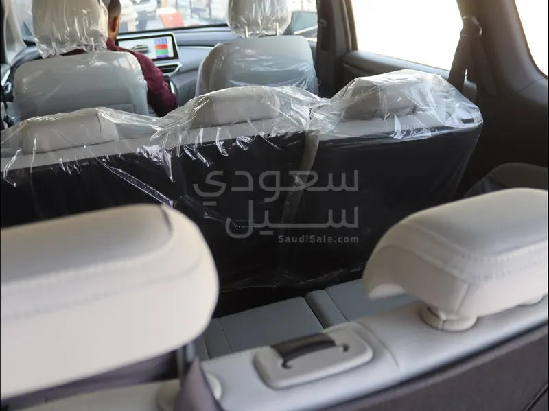 2025 ماكسيوس جي 50